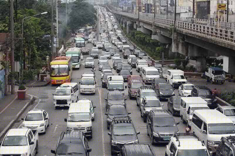 met2-edsa-traffic-michael-varcas_2018-09-12_20-06-08