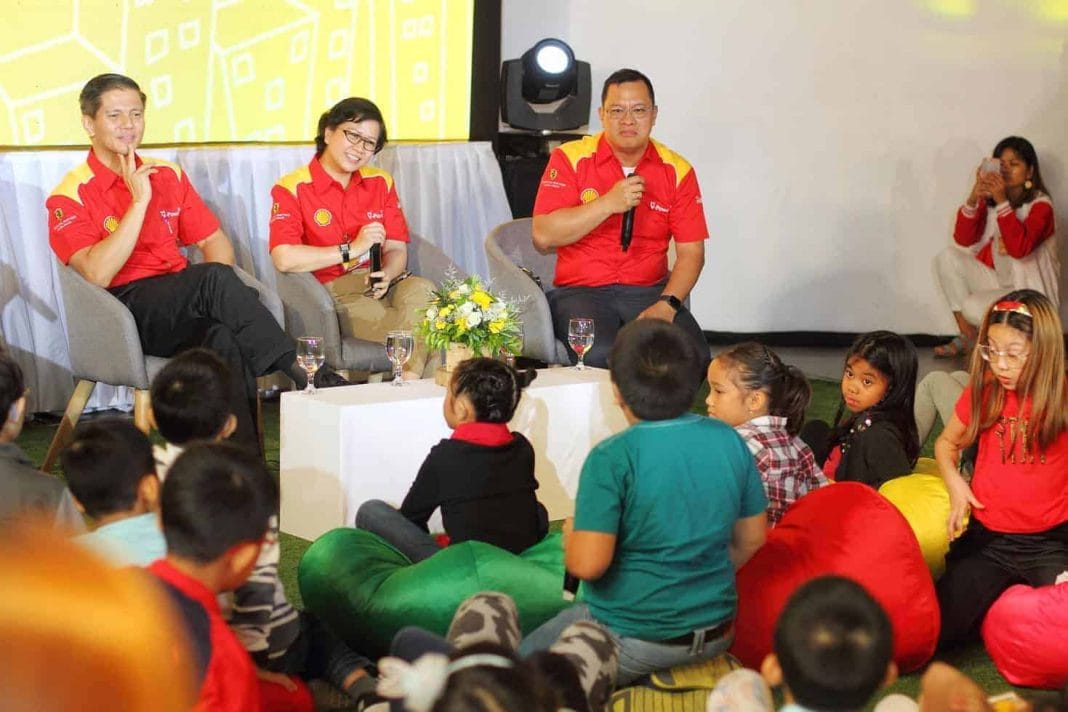 L-R Cesar Romero, Dr. Rose Rivera, Don Paulino with Future Shareholders