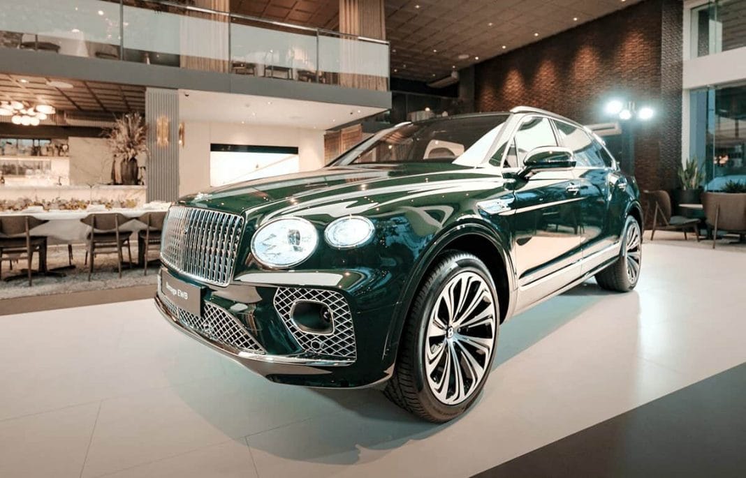 01 bentley bentayga ewb azure