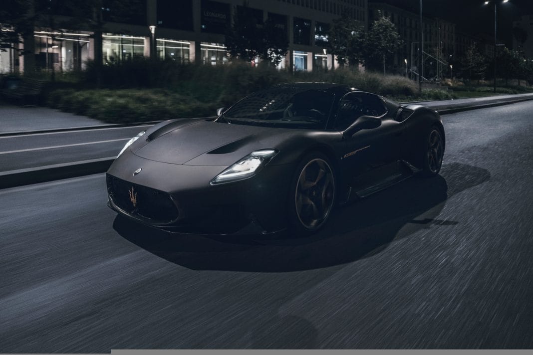 re22797-MaseratiMC20Notte